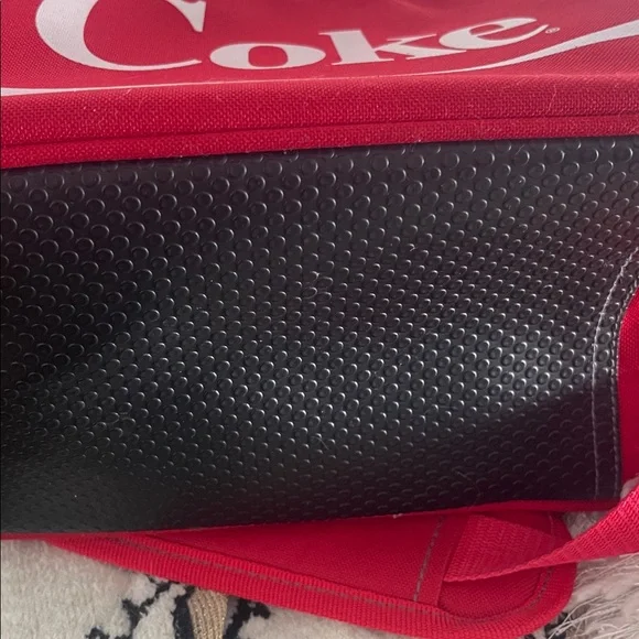 Coca Cola Red Crossbody Bag - Picture 6 of 6